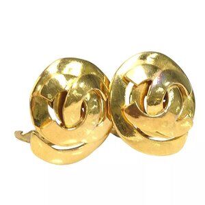 CHANEL Vintage CC Logo Clip on Earrings Gold Metal